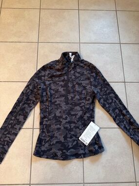NWT Lululemon Run Briskly 1/2 Zip